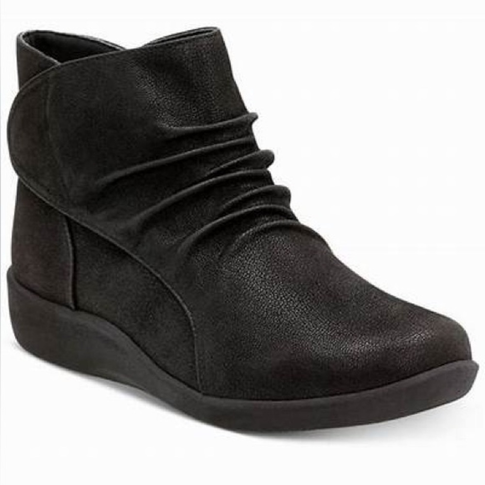 Cloudsteppers by Clarks Black Ankle Booties with Velcro closures